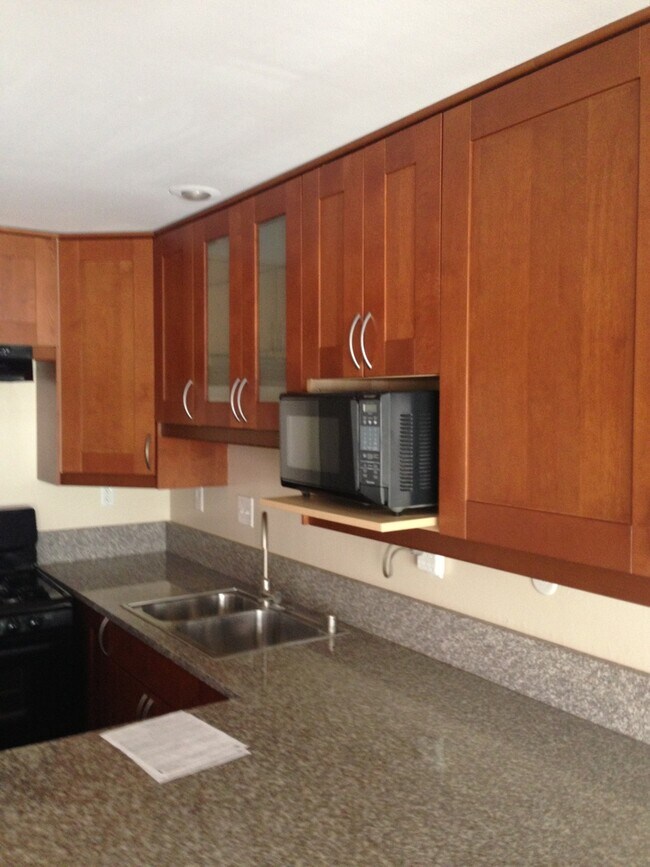 Building Photo - 17952 Ranch Dr