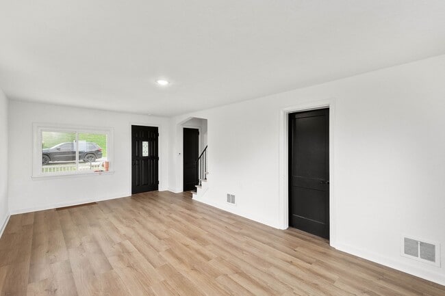 Building Photo - AVAILABLE MAY 1st!! FULLY UPDATED 3 BEDROOM IN WEST MIFFLIN!!