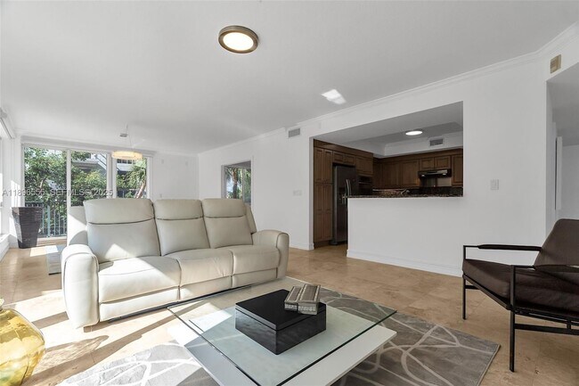 Building Photo - 9 NE 20th Ave