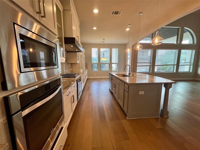 Building Photo - 16601 Leopold Trail