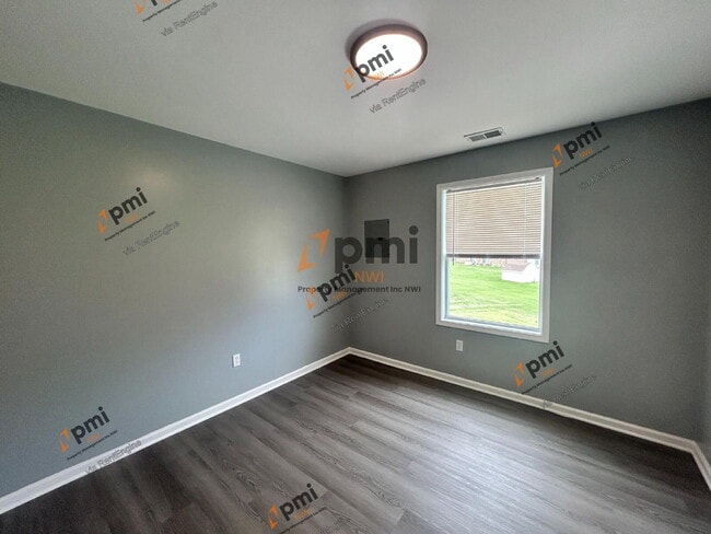 Building Photo - 5930 Fiesta Ave