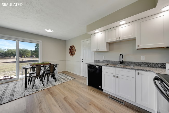 Building Photo - Look at this Ranch!