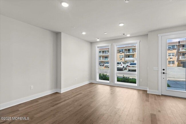 Building Photo - 1403 Kingsley St