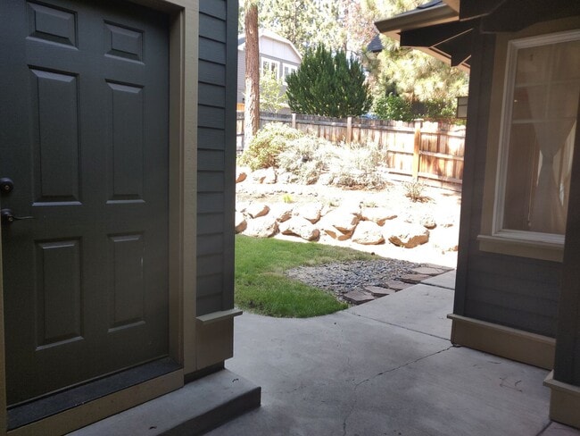 Building Photo - Charming 3x2.5 Modern Craftsman Home in NW Crossing with Private Backyard Oasis and Bonus Room Up...