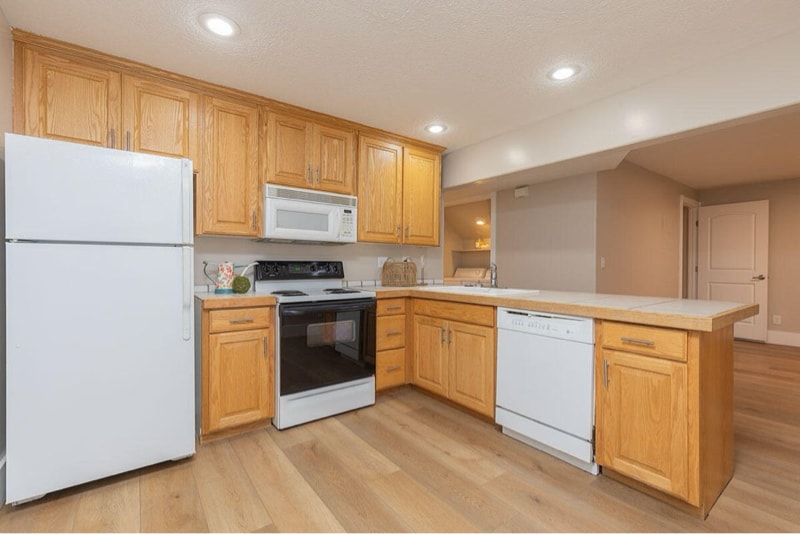 Building Photo - 265 S 900 W