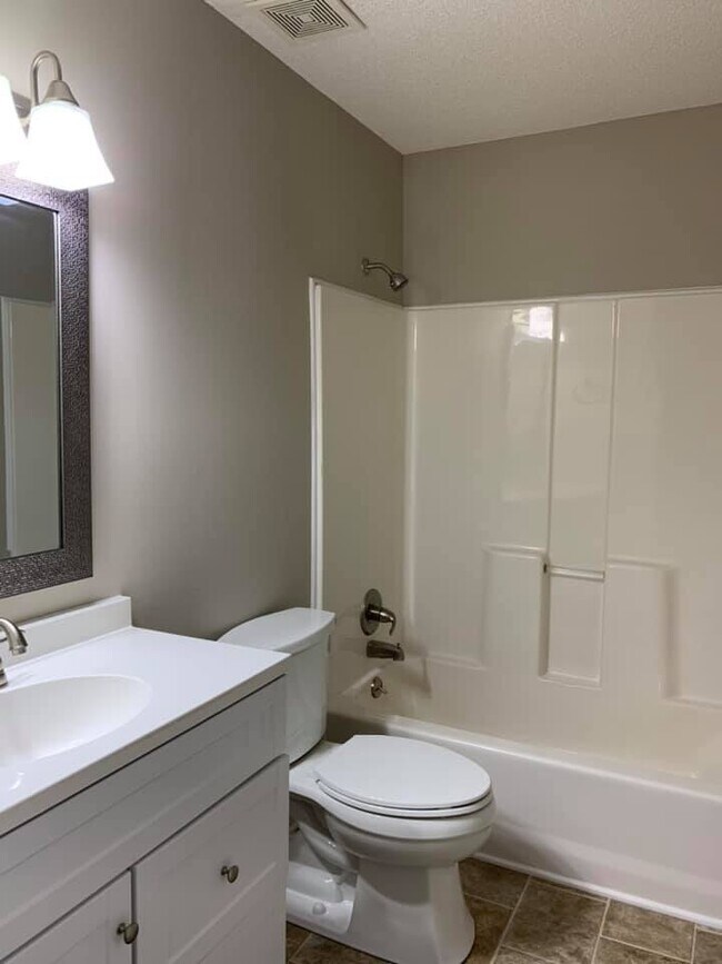 Building Photo - 2837 Teakwood Dr