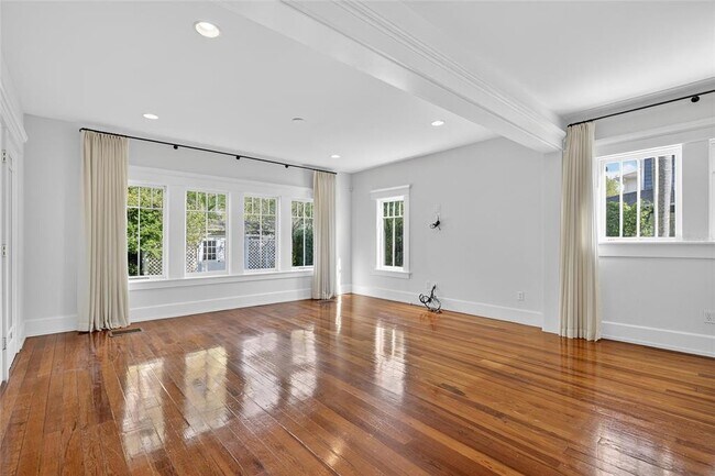 Building Photo - 3003 W Harbor View Ave