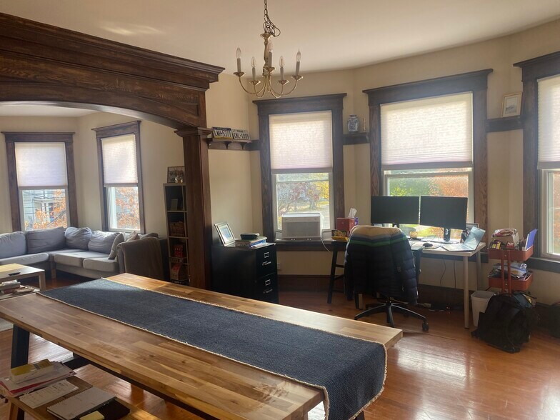 Dining - 616 Whalley Ave