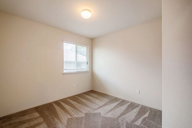 Building Photo - 100 Azurite Dr
