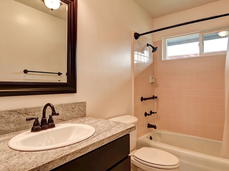 Building Photo - 1403 Mailani St