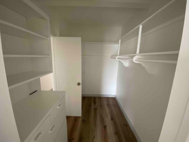 walk in closet - 1640 N Hobart Blvd