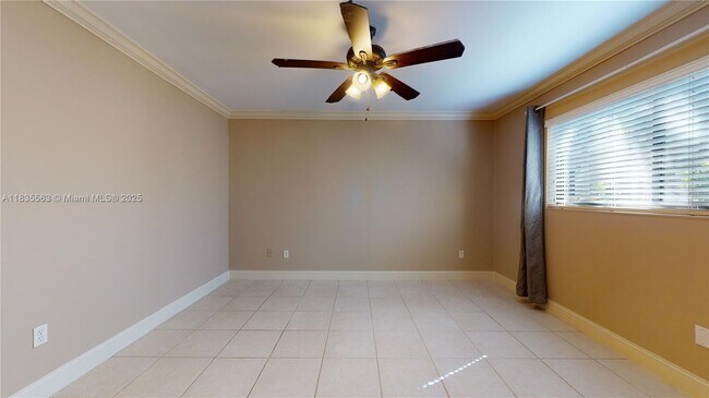Building Photo - 2708 SW 33rd Ct