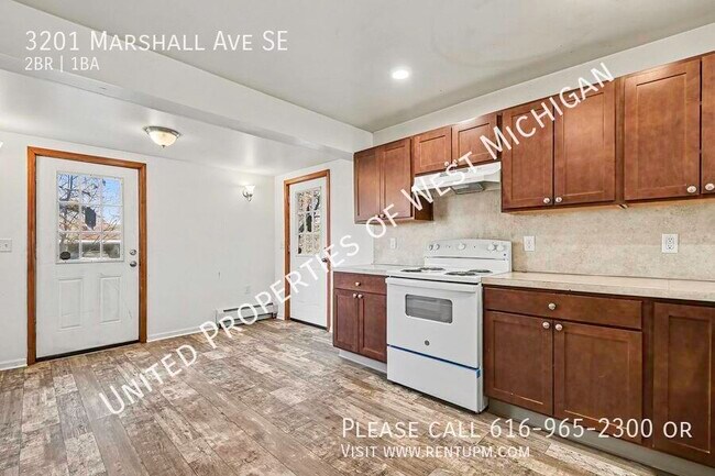 Building Photo - 3201 Marshall Ave SE