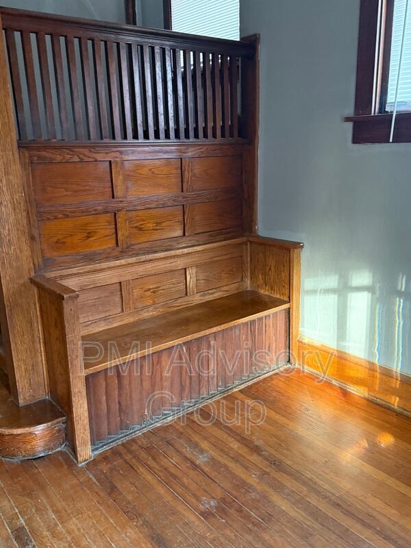 Building Photo - 1323 SW Garfield Ave