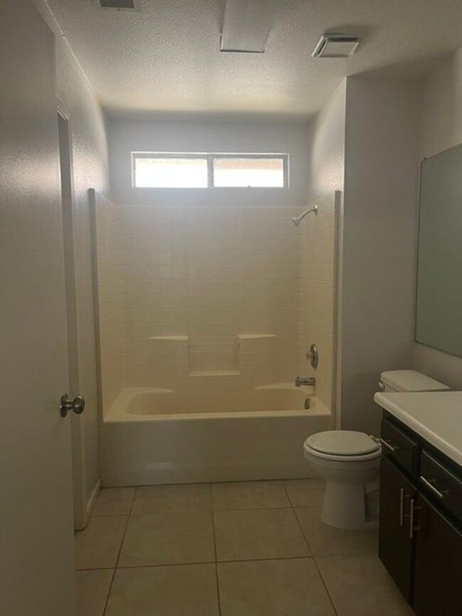 Building Photo - 3106 Brookside Dr