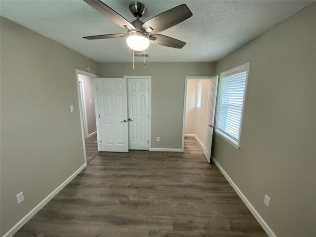 Building Photo - 2434 Lakeshore Dr