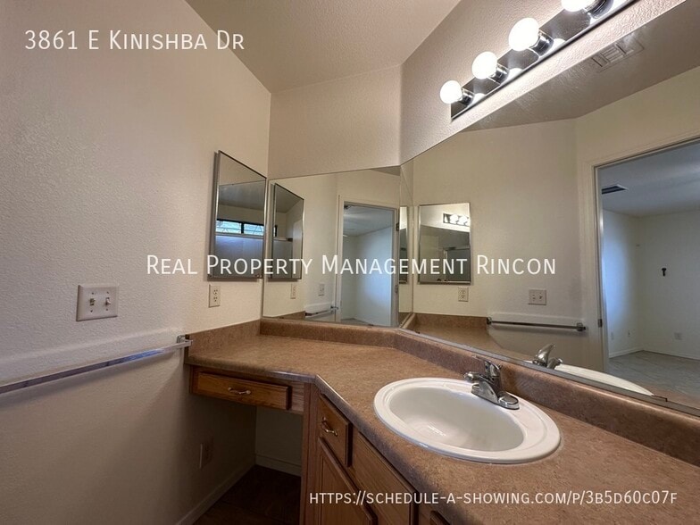 Building Photo - 3861 E Kinishba Dr