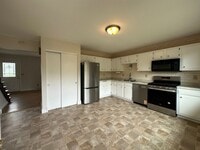 Building Photo - 3BD/1.5BA Townhome Condo in Germantown!