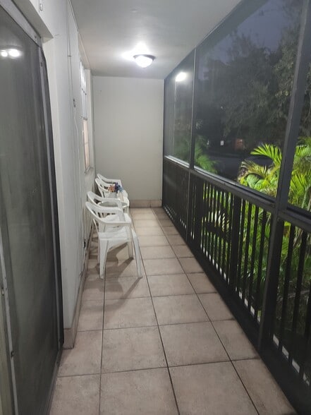 Building Photo - 13455 NE 10th Ave