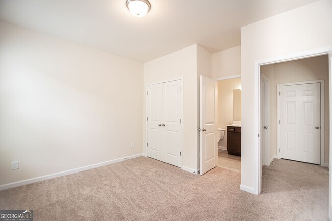 Building Photo - 5863 Krim Dr