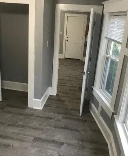 Building Photo - 237 Park Ln