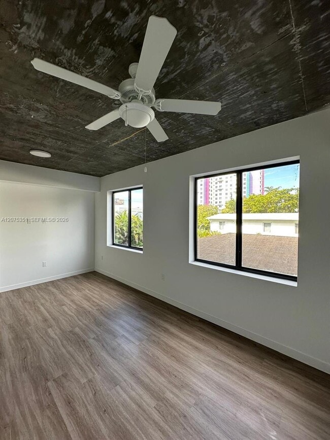 Building Photo - 3422 NW 5th Ave