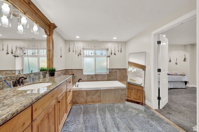 Building Photo - 1693 Crimson Oak Dr