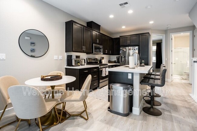Building Photo - 1828 Enclave Pl