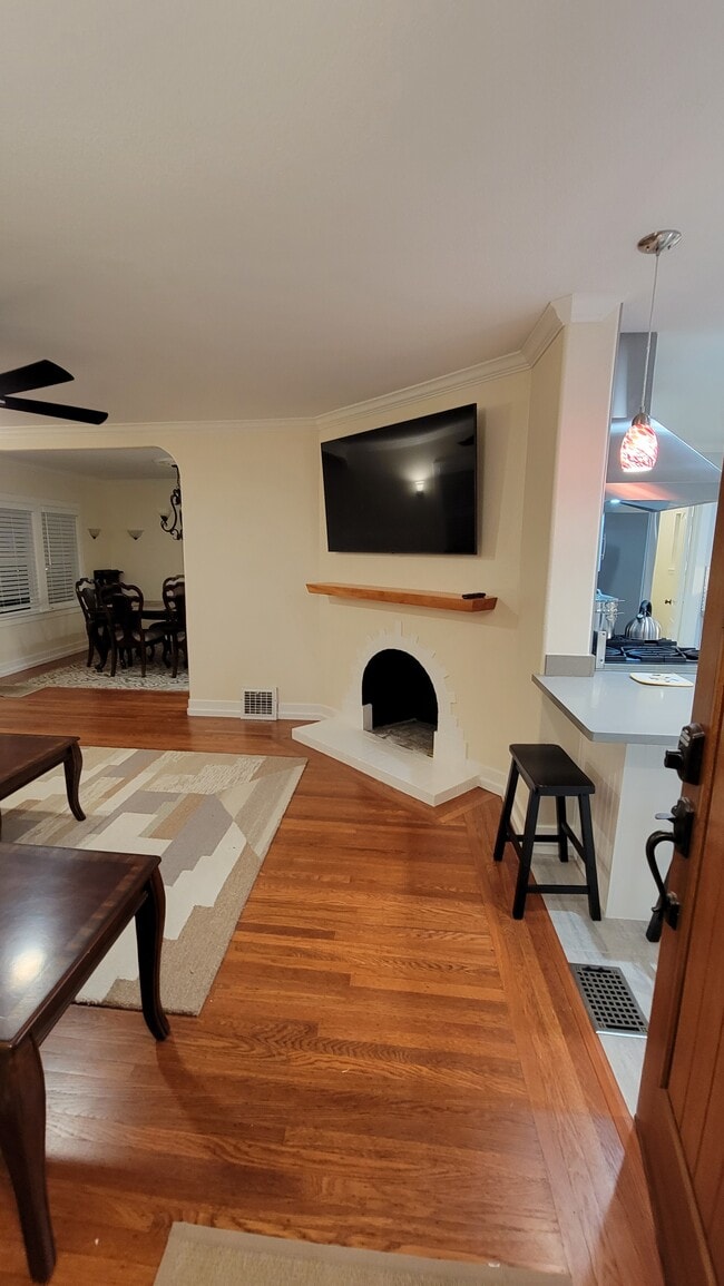 Building Photo - 1301 Santa Ynez Way