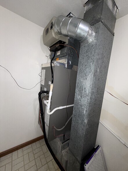 Building Photo - 7850 Betsy Ross Cir