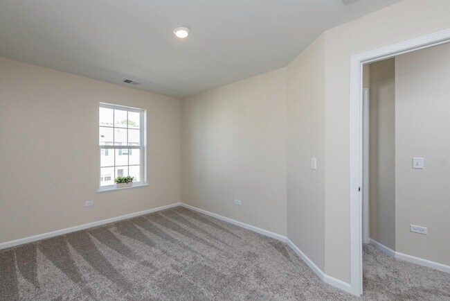 Building Photo - 804 Neubauer Circle