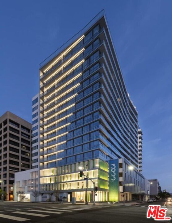 Building Photo - 3033 Wilshire Blvd