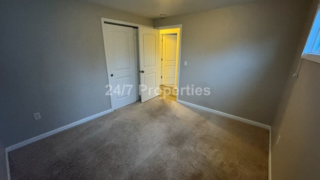 Building Photo - Spacious 4 Bedroom Home in Oregon City! - RV/Boat/Trailer Parking