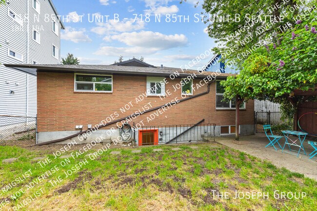 Building Photo - 718 N 85th St