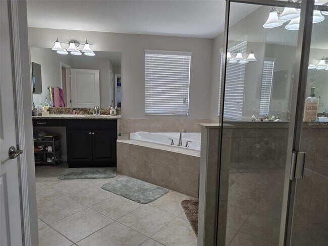 Building Photo - 4335 Mount Bandon Dr