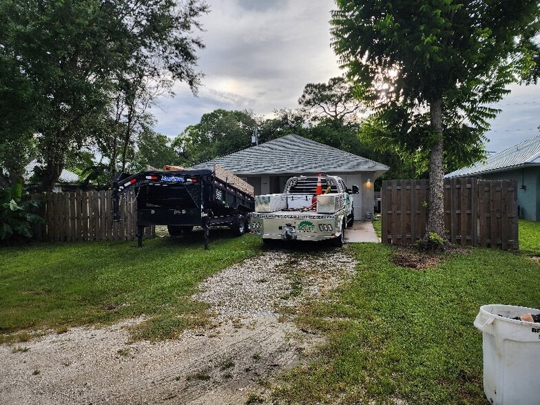 Building Photo - 2225 86th Ct