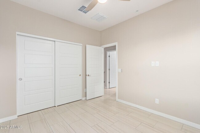 Building Photo - 2134 W Harmont Dr
