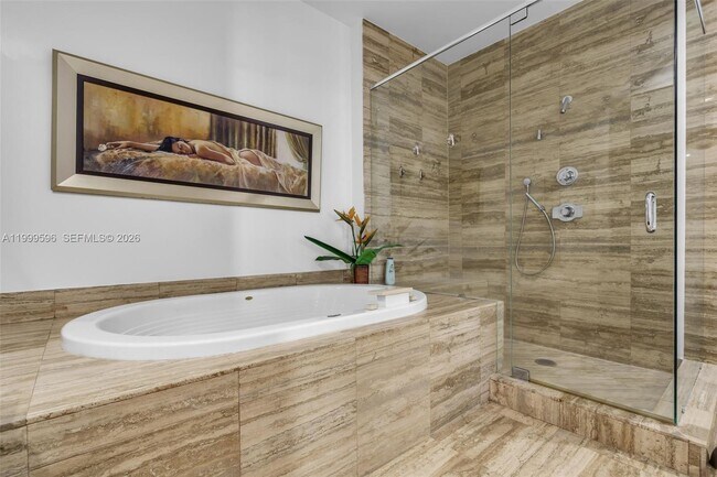 Building Photo - 16001 Collins Ave