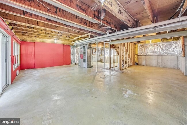 Building Photo - 6104 Cool Spring Terrace S