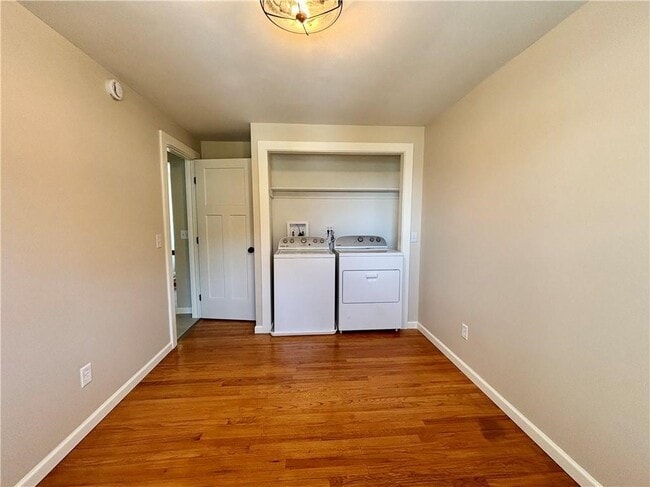 Building Photo - 5667 Dunning Ave
