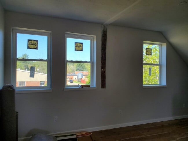 Building Photo - 23 Canaan St