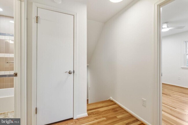 Building Photo - 18724 Bloomfield Rd