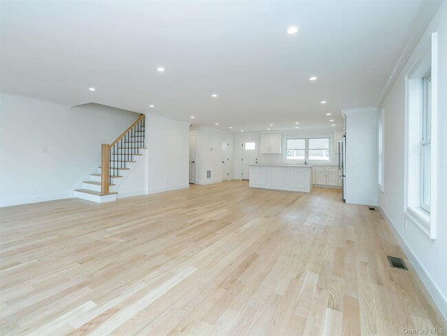 Building Photo - 35 B Dunwood Rd