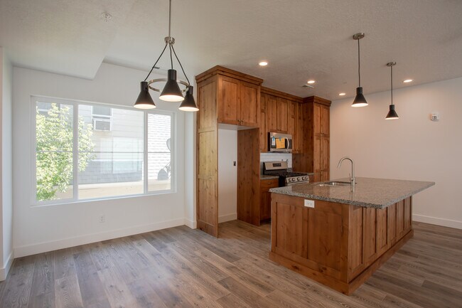 All ceiling fans and fixtures are from specialty suppliers. Not big box stores. - 361 W Reed Ave