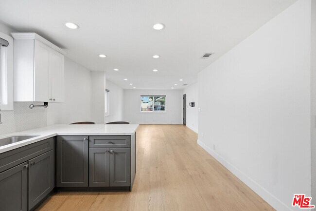 Building Photo - 4221 166th St