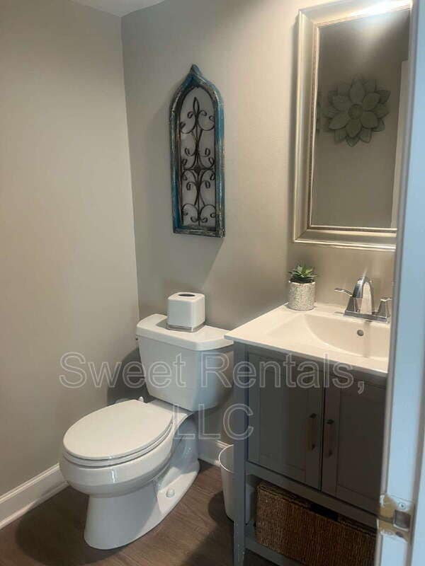 Building Photo - 47 Arabian Dr