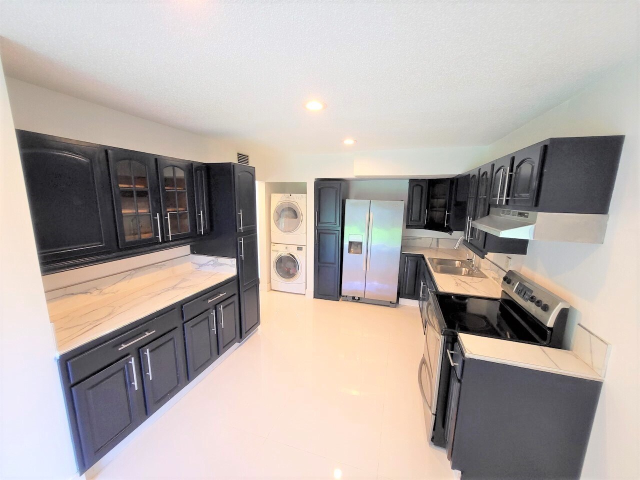 Building Photo - 17160 SW 94th Ave