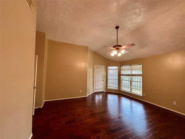 Building Photo - 12702 Meadway Ct
