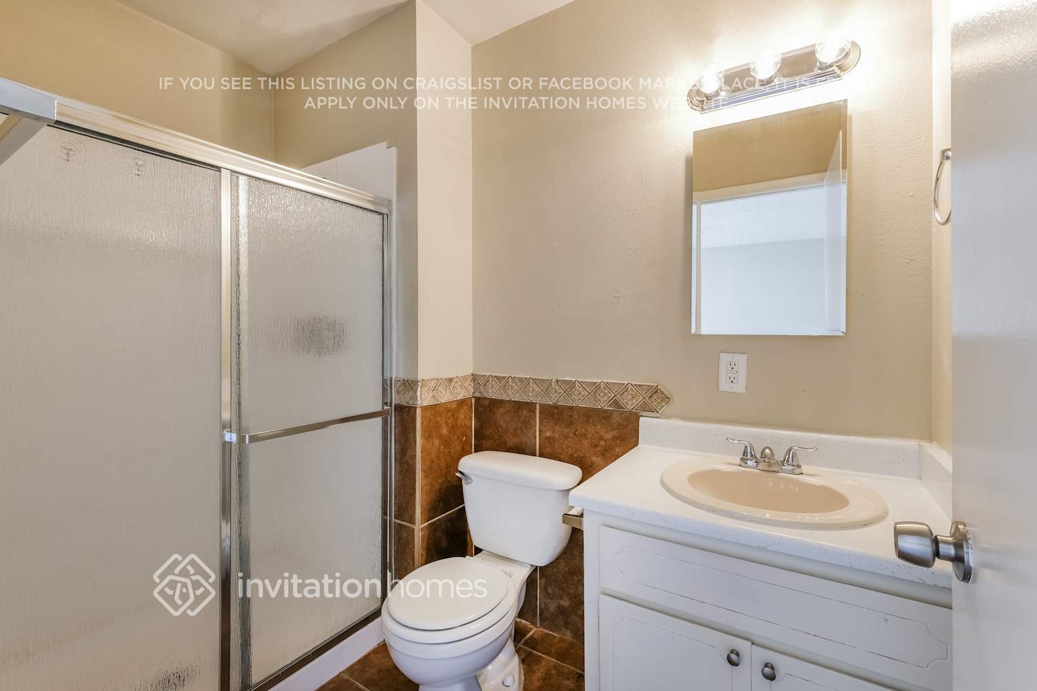 Building Photo - 3152 N 64th Dr