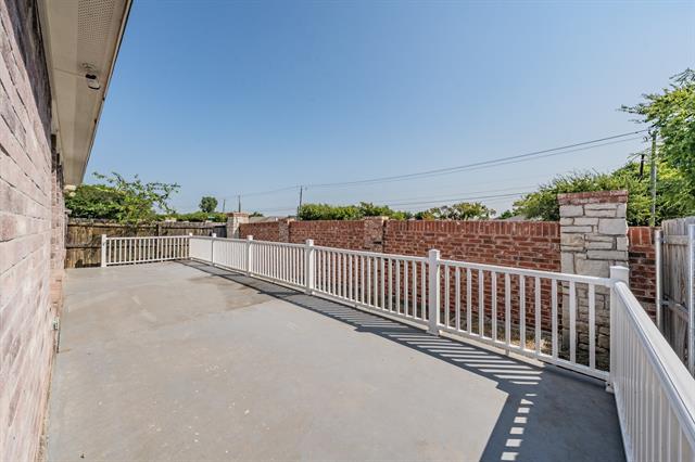 Building Photo - 8932 Sunny Hollow Dr